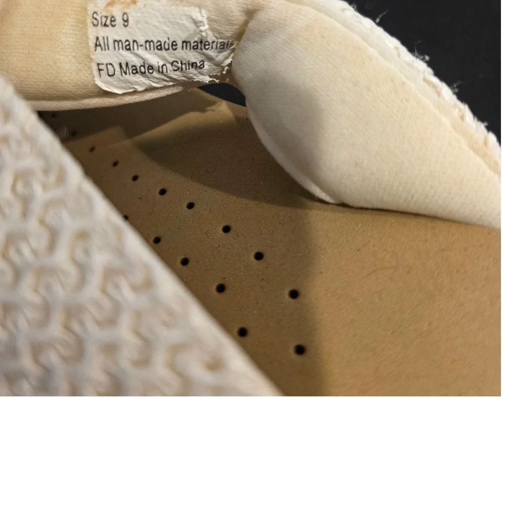 Volatile Womens Platform Wedge Chunky Thong Sandals Tan Off White Woven Size 9 - Picture 5 of 10